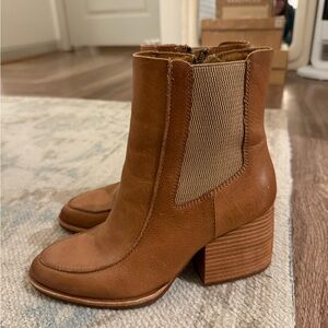 Evereve Cantkey Tan Leather Bootie